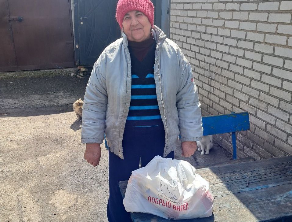 Продукты нуждающимся Васильевского района